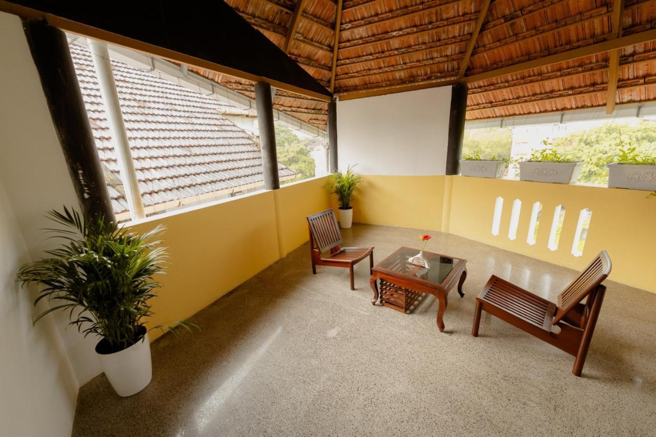 Seacoast Inn Fortkochi Fort Kochi Exterior foto