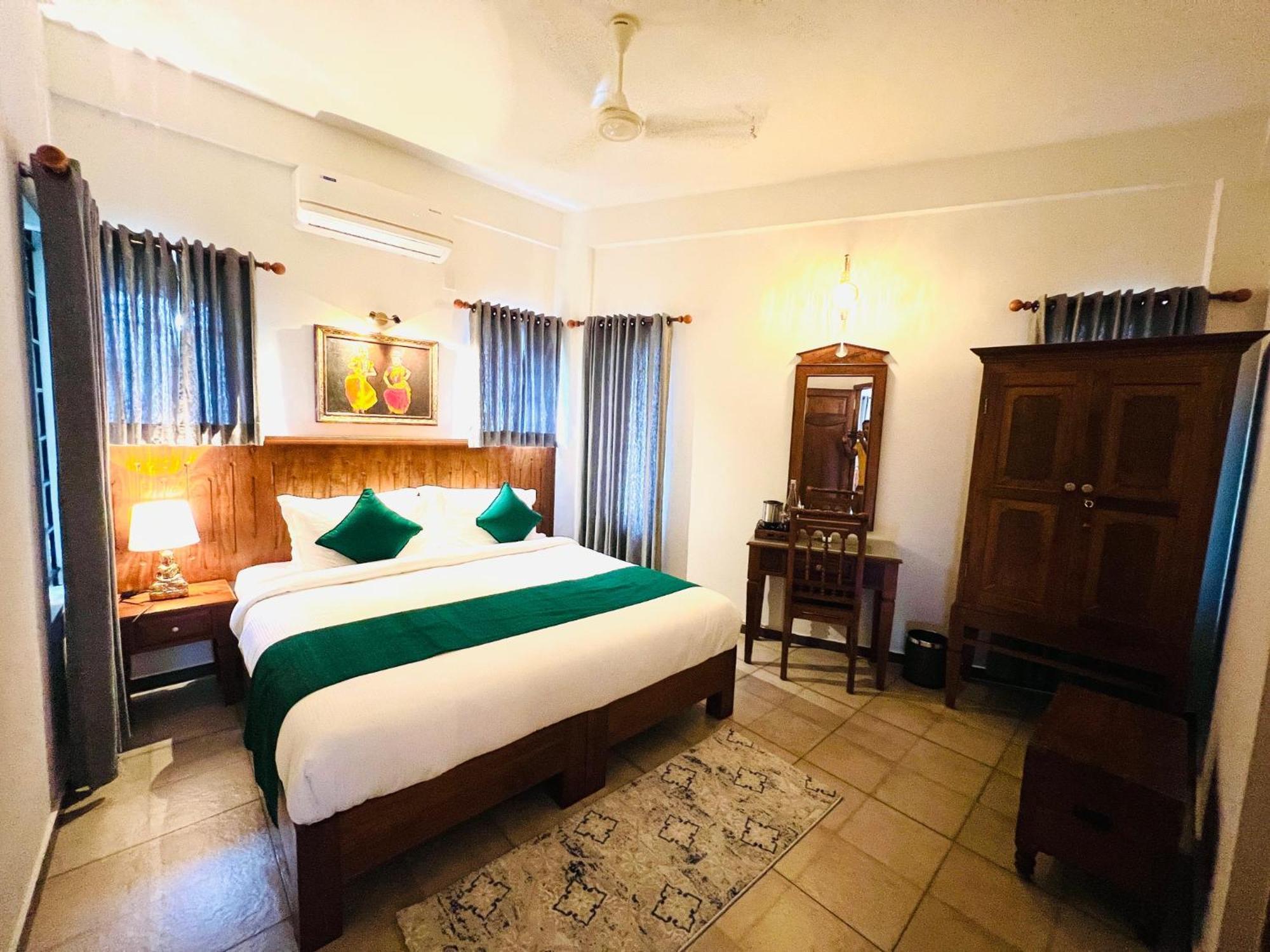 Seacoast Inn Fortkochi Fort Kochi Exterior foto